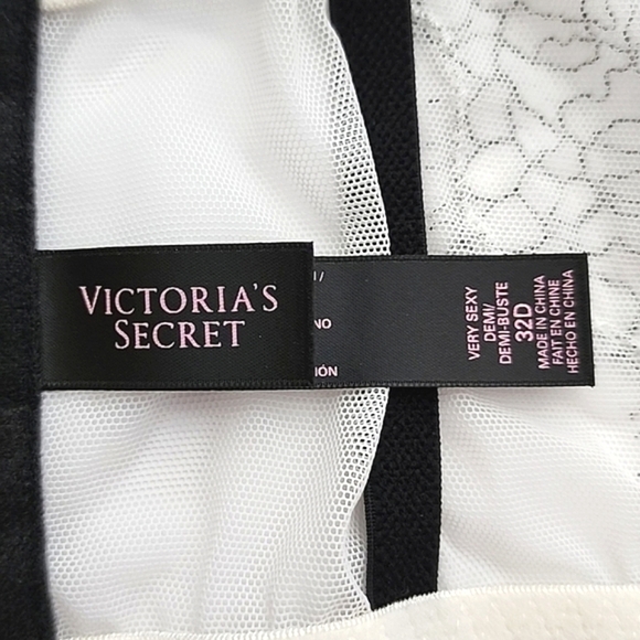 Victoria's Secret Very Sexy  Demi Buste Cream Black Lace Push Up 32D - Picture 12 of 16